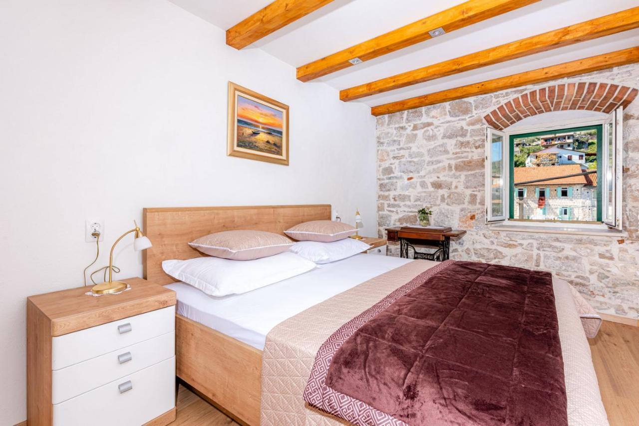 Apartmán Deziderio Stomorska Exteriér fotografie